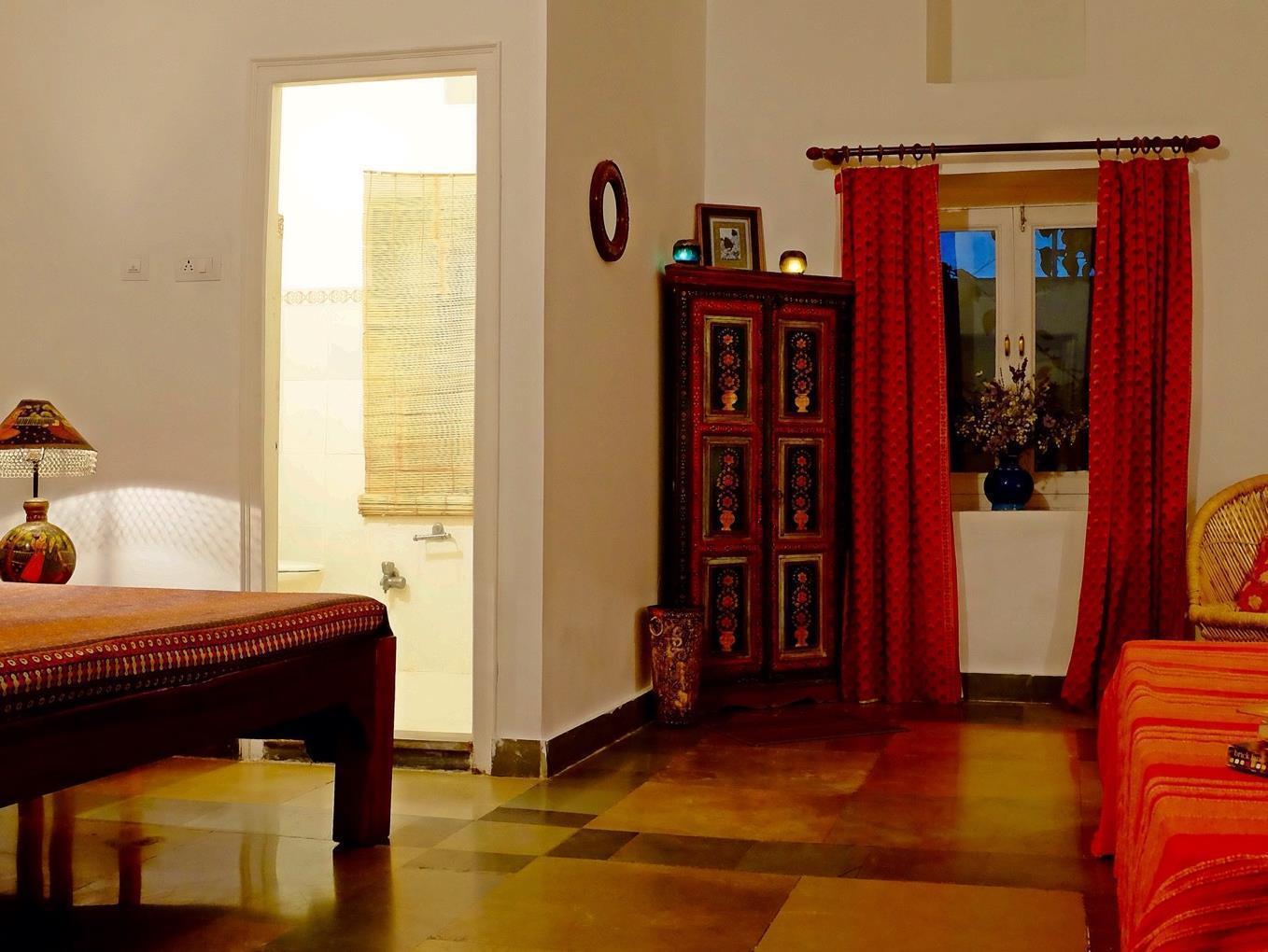 Hibiscus Hotel Удайпур Екстериор снимка